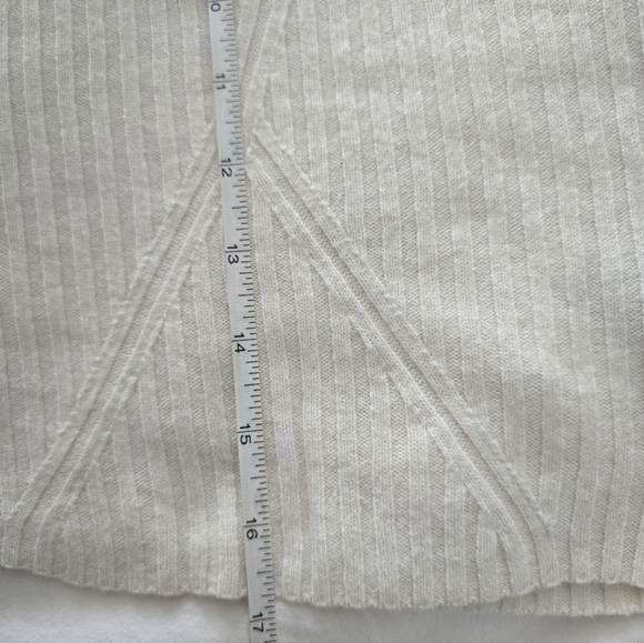 Aritzia Babaton Nathaniel Women's Cropped Sweater - Picture 11 of 11